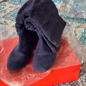 Ugg Woman Suede Blue Size 7 - image 1